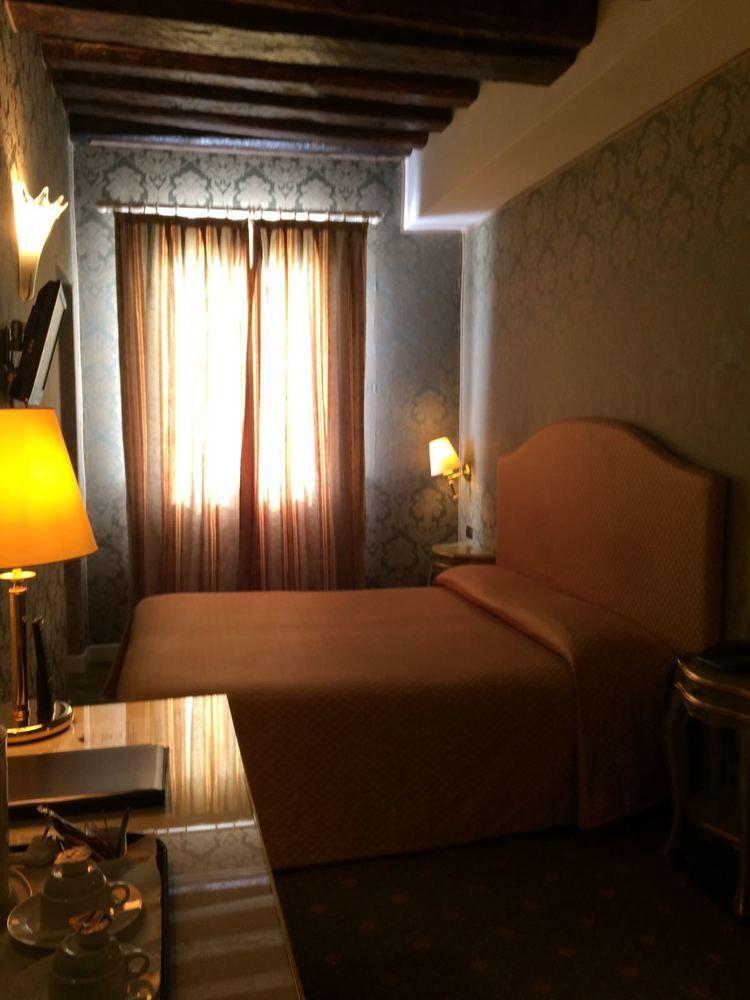 Hotel A Tribute To Music Residenza Venecia Exterior foto