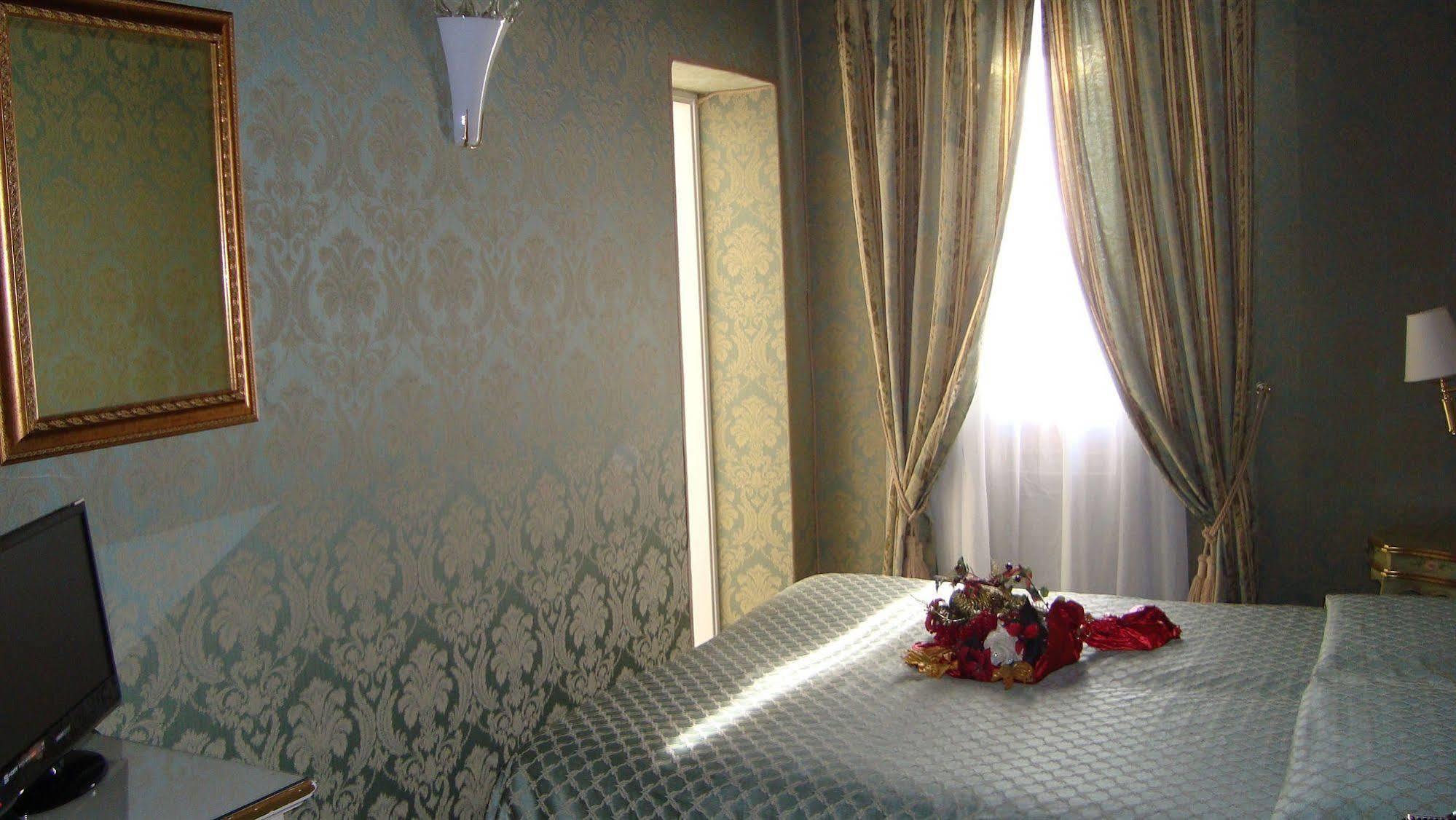 Hotel A Tribute To Music Residenza Venecia Exterior foto